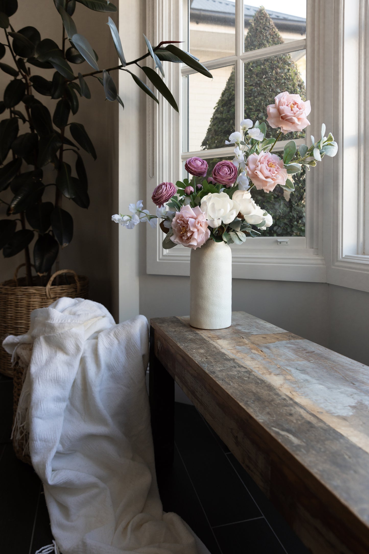 Magnolia Japanese Bouquet (4pcs)